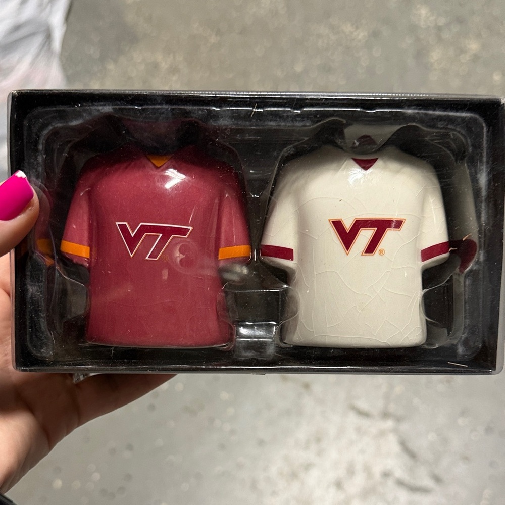 Virginia Tech salt and pepper shakers